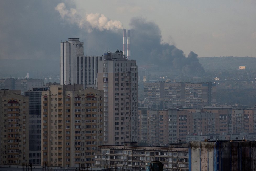 Následky ruských raketových útoků na Kyjev (10.10.2022)