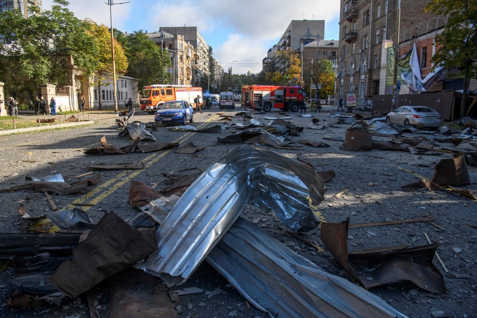 Následky ruských raketových útoků na Kyjev (10.10.2022)