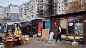 Odklízení škod po ruském útoku nedaleko Kyjeva (30.11.2025)