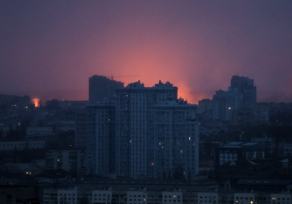 Výbuch rakety nad Kyjevem (2. 1. 2024).
