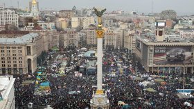 Náměstí Nezávilosti v ukrajinském Kyjevě opět zaplnili demonstranti