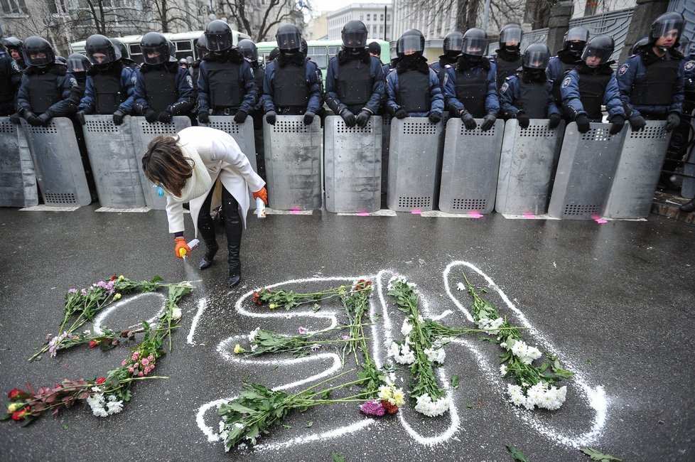 Momentka z ukrajinských protestů proti odklonu od EU