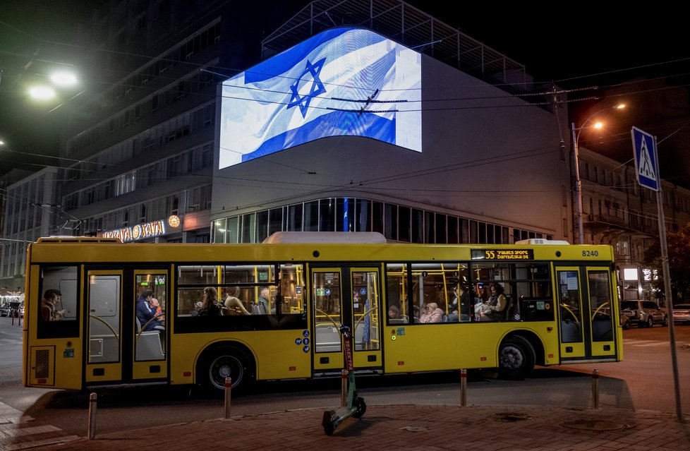 Kyjev: Izraelské vlajy na podporu napadeného Židovského státu (8.10.2023)