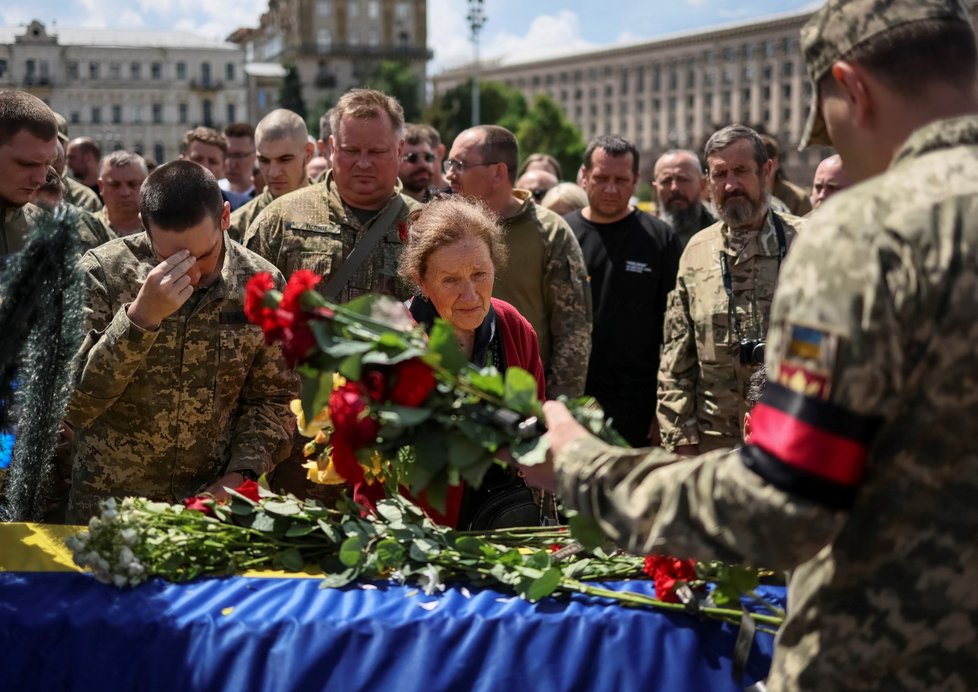 Pohřeb padlého ukrajinského vojáka v Kyjevě (22.6.2022)