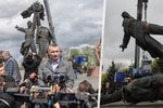 Vitalij Kličko u demontáže sovětského pomníku národní družby