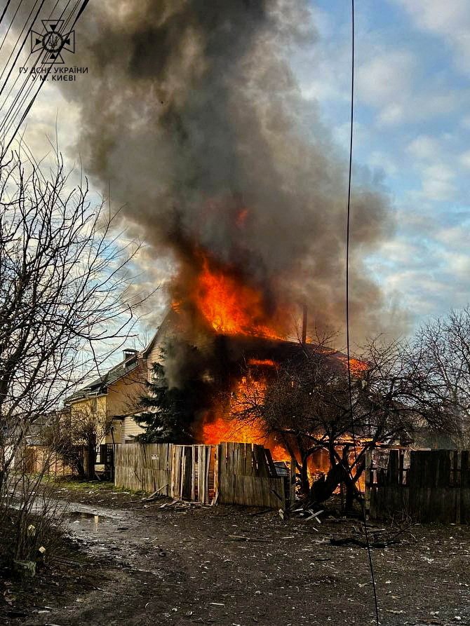 Následky raketového útoku v Kyjevě (29.12.2022)