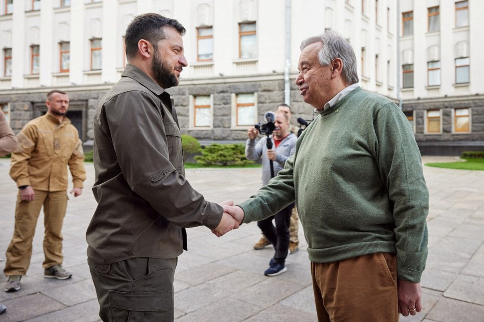 Válka na Ukrajině: Setkání generálního tajemníka OSN Antónia Gutterese a ukrajinského prezidenta Volodomyra Zelenskýho v Kyjevě (28.4.2022)