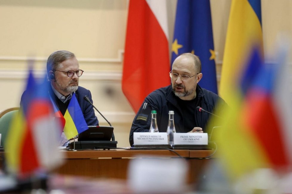 Zasedání české a ukrajinské vlády v Kyjevě: Premiér Petr Fiala (ODS) a ukrajinský premiér Denys Šmyhal