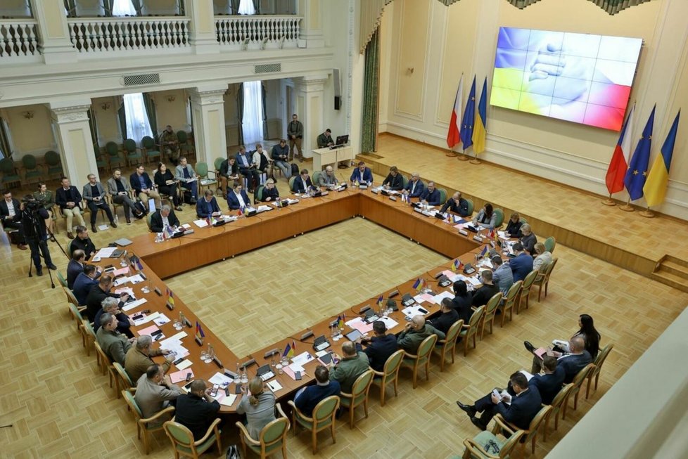 Zasedání české a ukrajinské vlády v Kyjevě (31.10.2022)