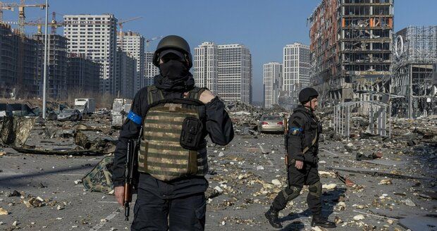 Kreml po úspěchu na Donbase začal zvažovat nový útok na Kyjev. „Ukrajince rozdrtíme“