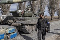 Ukrajinci hlásí: Rusové přišli o 17 tisíc vojáků, 586 tanků a 123 letadel