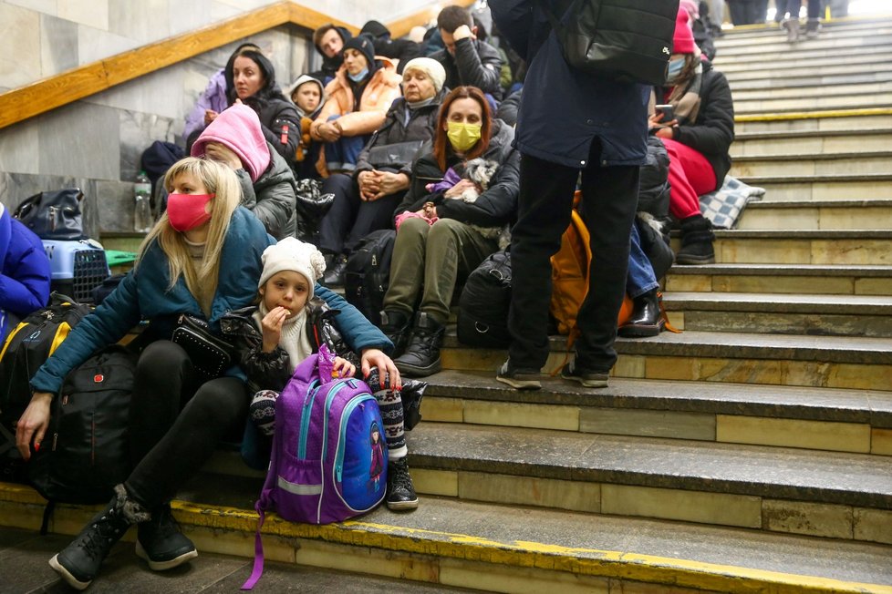 Kyjev: Stanice metra jako kryt před ruskými nálety.