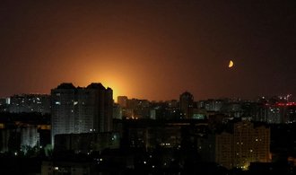 Válka na Ukrajině ONLINE: Noční nálety hlásila ukrajinská metropole Kyjev i ruský Kursk