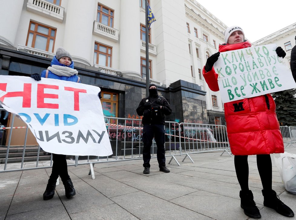 Kyjev, březen 2021: protesty proti novému vakcinačnímu zákonu.