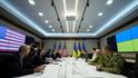 Válka na Ukrajině: Americký ministr obrany Lloyd Austin a ministr obrany Antony Blinken během návštěvy v Kyjevě (25.4.2022)