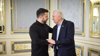 Za nákup plynu, ropy a uranu z Ruska cla 500 procent. Americký bič může udeřit i evropské zákazníky Kremlu Za nákup plynu, ropy a uranu z Ruska cla 500 procent. Americký bič může udeřit i evropské zákazníky Kremlu