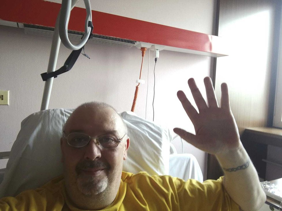 Kyklop z Maxim Turbulenc je po operaci v nemocnici a učí se znovu chodit!