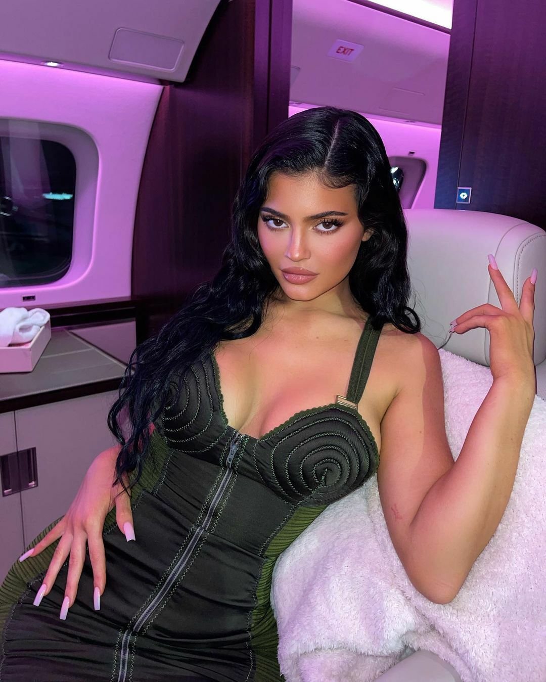 Kylie Jenner ve svém tryskáči.
