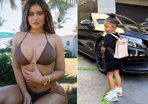 Dcerka Kylie Jenner jde do školky s batohem za 275 tisíc.
