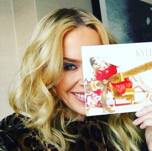Kylie Minogue je nadšená ze svého nového vánočního CD Kylie Christmas.