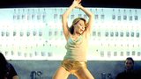 Kylie Minogue se zbavuje proslulých zlatých kraťásků