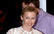 Kylie Minogue (46) Australská zpěvačka diagnózu o rakovině prsu uslyšela v květnu 2005. Podstoupila operaci i chemoterapii v Austrálii a ve Francii a během rekonvalescence dokonce napsala knihu.