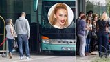 Život i koncert Kylie Minogue v ohrožení: Do Prahy jede po dálnici D1