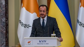 Ukrajinský prezident Volodymyr Zelenskyj přivítal v Kyjevě prezidenta Kyperské republiky Níkosa Christodúlídésa (4. 12. 2025)