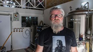 Michal Štourač opustil korporát a vaří české pivo v Nikósii. Když to zvládnou oni, my také, říká