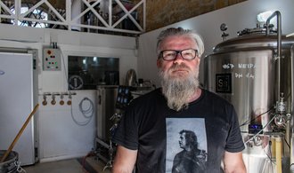Michal Štourač opustil korporát a vaří české pivo v Nikósii. Když to zvládnou oni, my také, říká