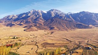 Kyrgyzský Ravat: krajina, kde kdysi plály pece Hedvábné stezky Kyrgyzský Ravat: krajina, kde kdysi plály pece Hedvábné stezky