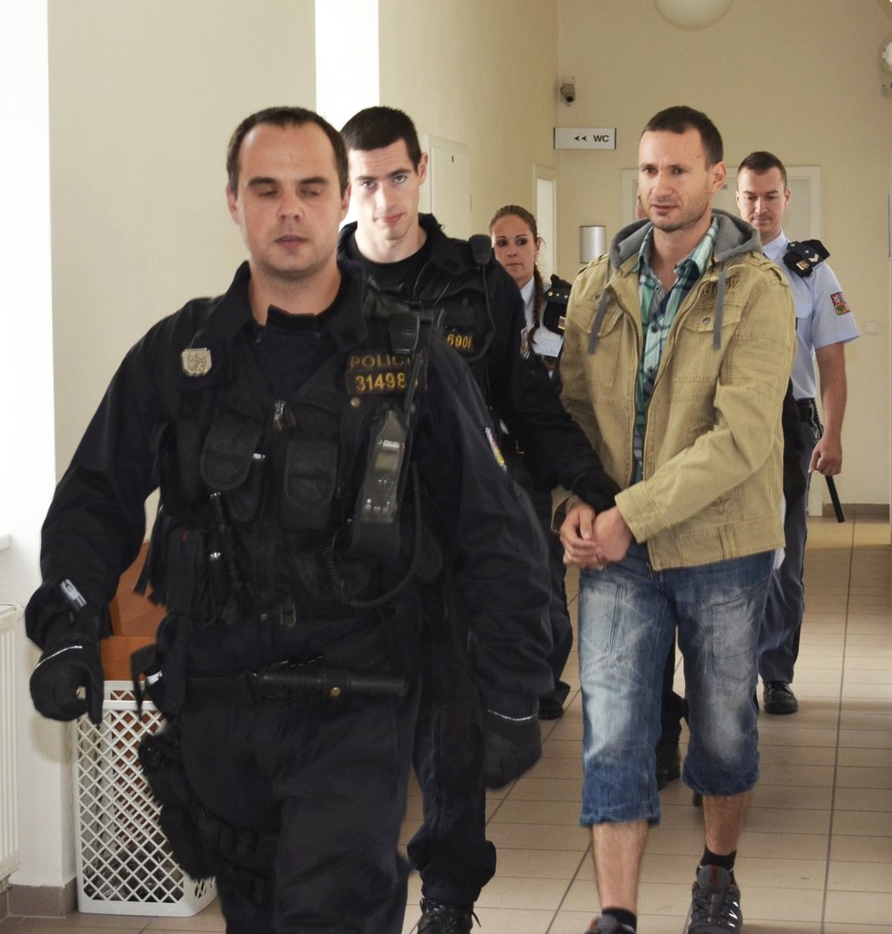 Jan Dubský v srpnu 2014, soud ho poslal do vazby za útok kyselinou na Martinu.