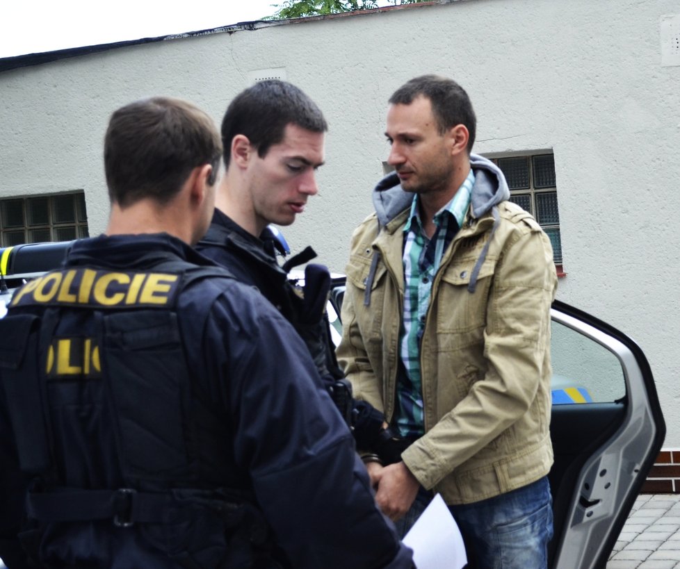 Jan Dubský v srpnu 2014, soud ho poslal do vazby za útok kyselinou na Martinu.
