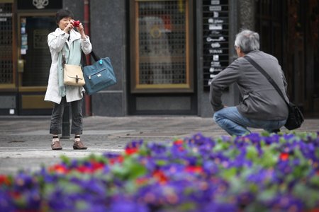 Mezi nimi byli například i tito turisté z Asie.