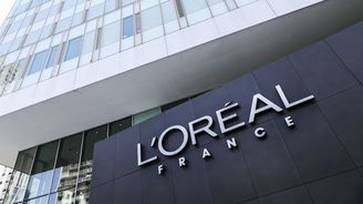 Akcie L'Oréal jsou po silných výsledcích nejvýše od roku 2008, firmu táhne e-commerce a Čína Akcie L'Oréal jsou po silných výsledcích nejvýše od roku 2008, firmu táhne e-commerce a Čína
