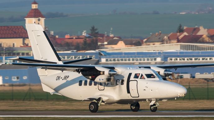 Kunovickému výrobci letadel Aircraft Industries se nedaří kompenzovat hospodářské důsledky protiruských sankcí.