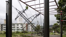 Bouře s tornádem pustošila švýcarské město La Chaux-de-Fonds.