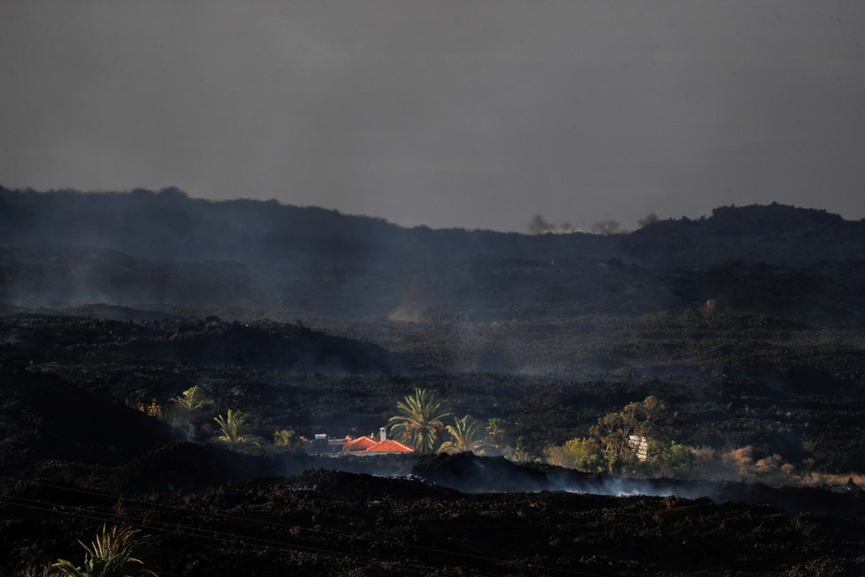 Vulkán na ostrově La Palma pokračuje v chrlení lávy (21.10.2021).