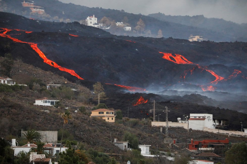 Vulkán na ostrově La Palma pokračuje v chrlení lávy (21.10.2021).