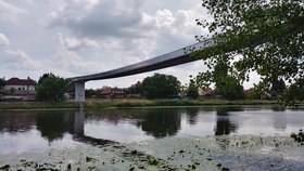 Nymburská lávka přes Labe je v havarijním stavu. Uzavření ovlivní turismus na řece