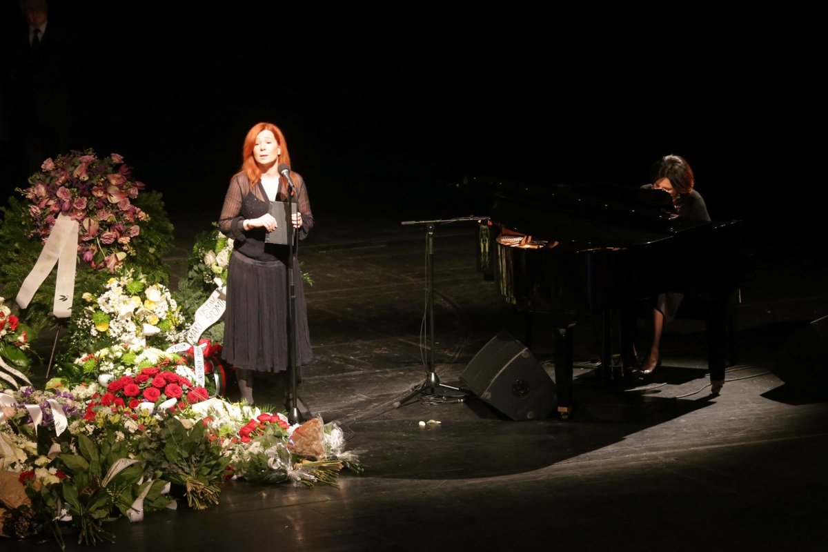 Pohřeb Mariána Labudy ve Slovenském národním divadle.