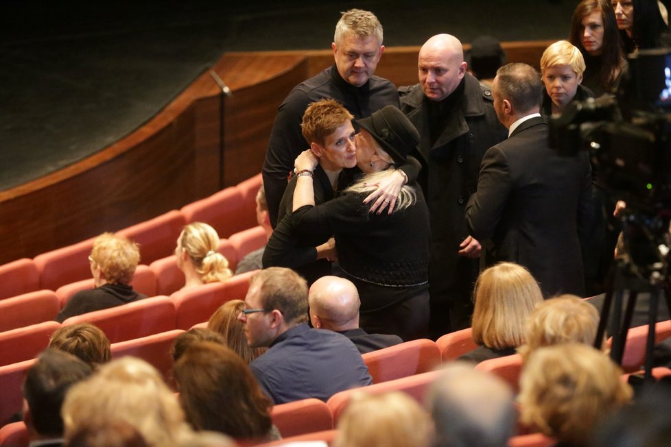 Pohřeb Mariána Labudy ve Slovenském národním divadle