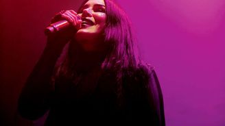 Úplně nahou nebo hodně odhalenou mě na pódiu už neuvidíte, říká zpěvačka Kat Von D Úplně nahou nebo hodně odhalenou mě na pódiu už neuvidíte, říká zpěvačka Kat Von D