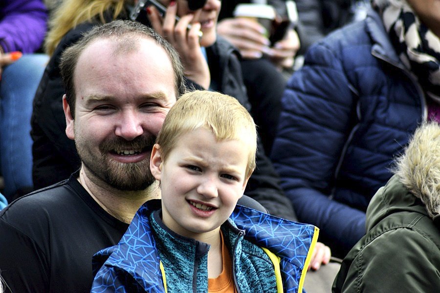 Zahájení sezóny si nenechalo ujít několik stovek lidí. Den započal vystoupením lachtanů.