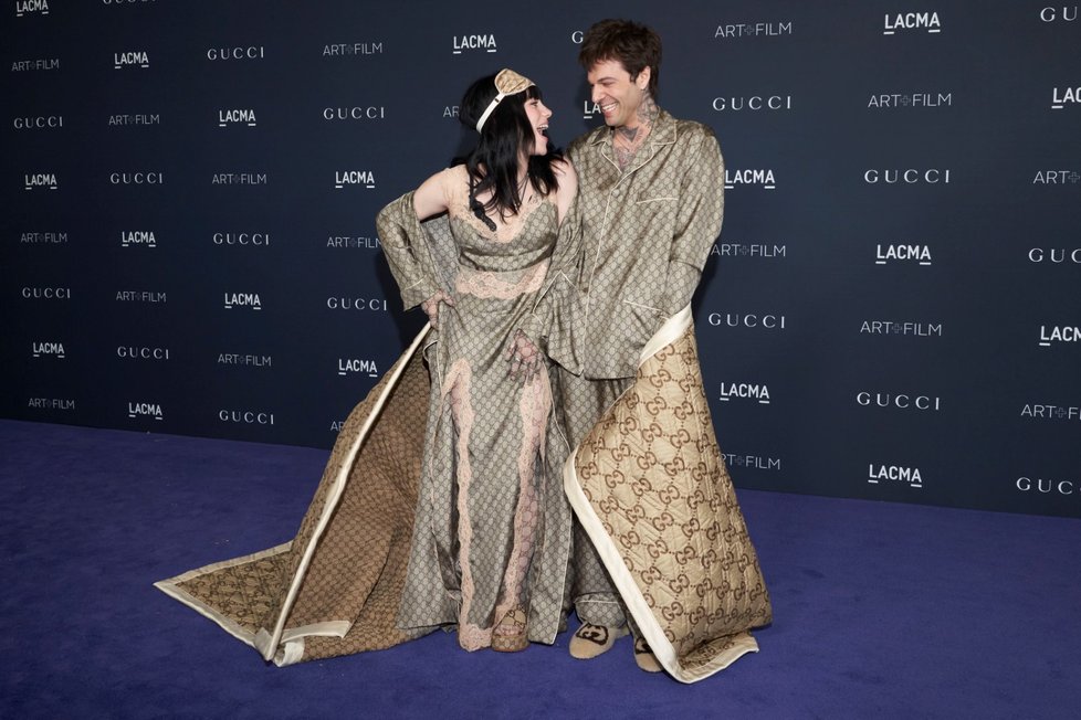 Billie Eilish a Jesse Rutherford poprvé spolu na červeném koberci... Vybrali si k tomu akci LACMA Art + Film Gala v Los Angeles.