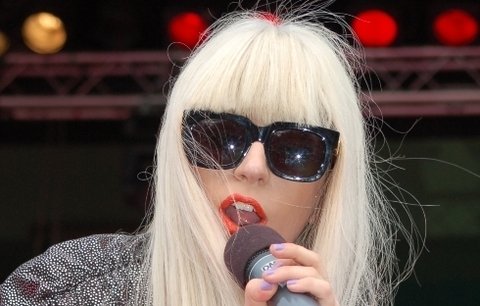 Lady GaGa: Hit ´Poker Face´ je o mé bisexualitě 