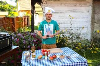 Láďa Hruška nám prozradil recept na domácí kečup. Podívejte se, čím ho vyšperkoval!