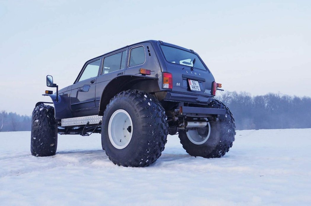 Lada Niva Bronto Extreme Cross