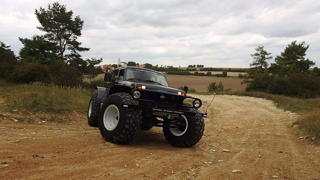 Lada Niva Bronto Extreme Cross