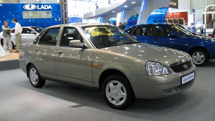 Lada Priora. Sériová výroba začala v roce 2007, o dva roky později se vůz stal nejprodávanějším autem v Rusku.